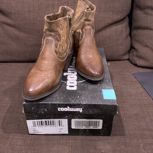 Women’s Coolway Bady Western-Style Ankle Boots Size Euro 38 NIB